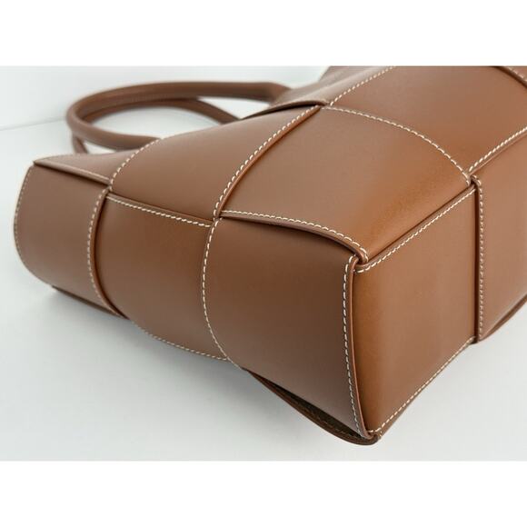 Bottega Veneta Nappa Maxi Intrecciato Men’s Arco Tote in Wood - Picture 10 of 16